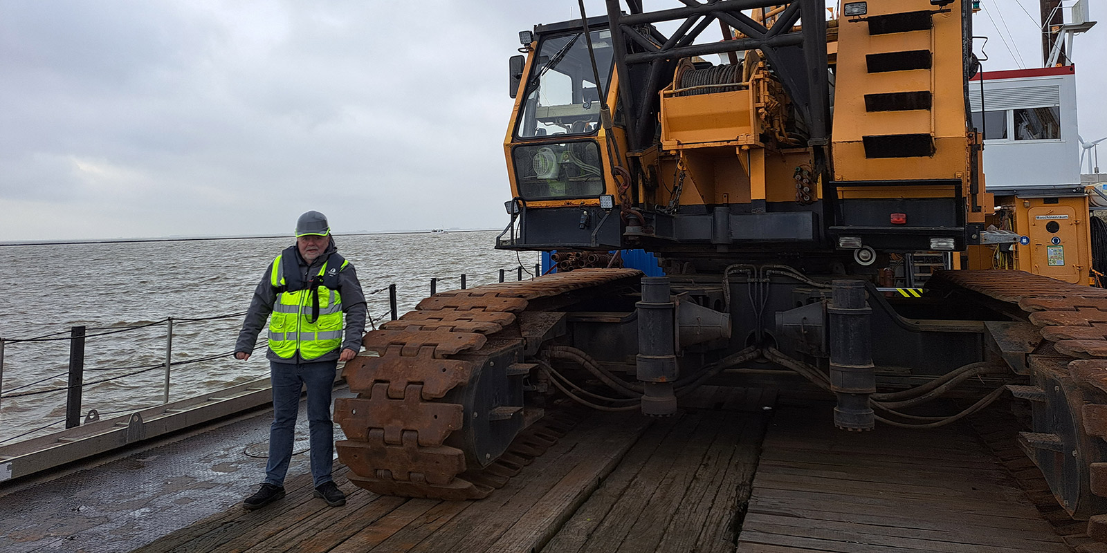Technischer Redakteur im Außeneinsatz an einer Anlage